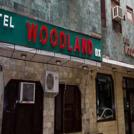 Hotel Woodland Deluxe Нью-Дели Экстерьер фото
