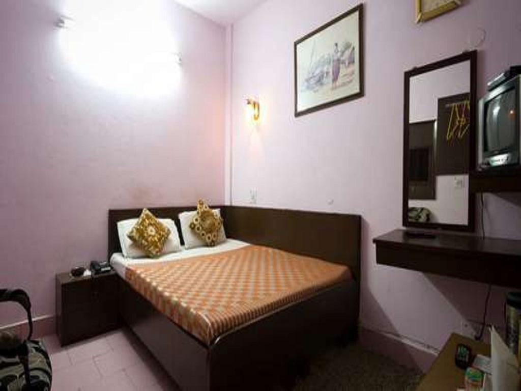 Hotel Woodland Deluxe Нью-Дели Номер фото