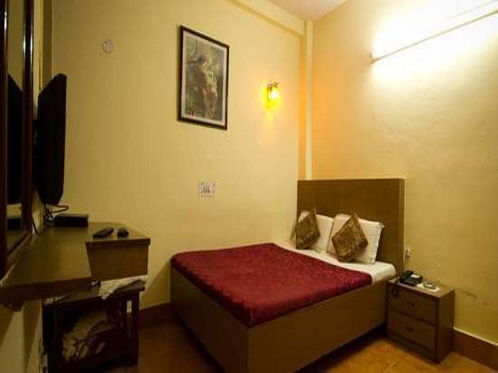 Hotel Woodland Deluxe Нью-Дели Номер фото
