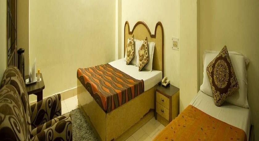 Hotel Woodland Deluxe Нью-Дели Экстерьер фото
